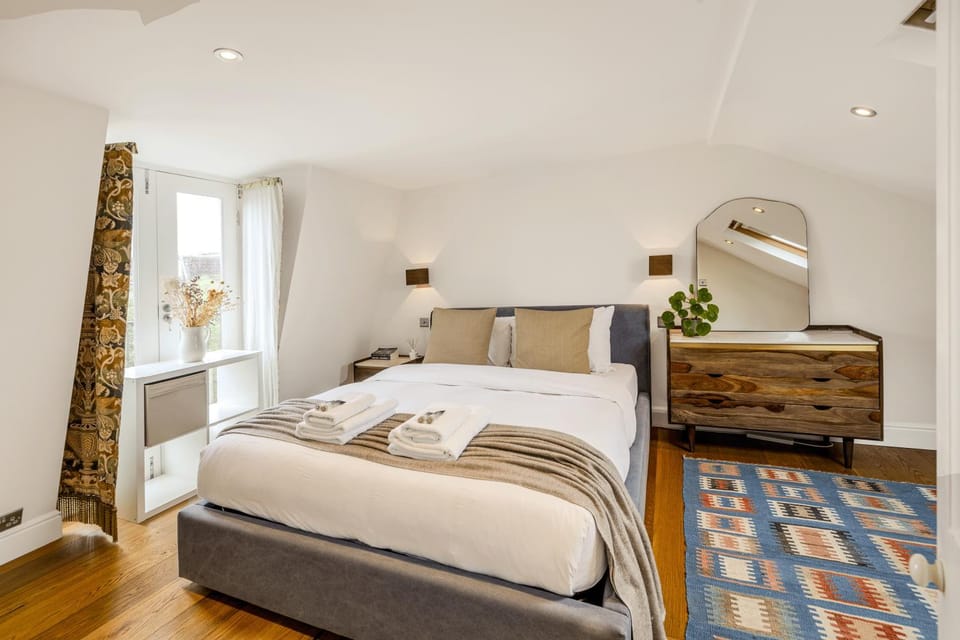 Bed, Bedroom