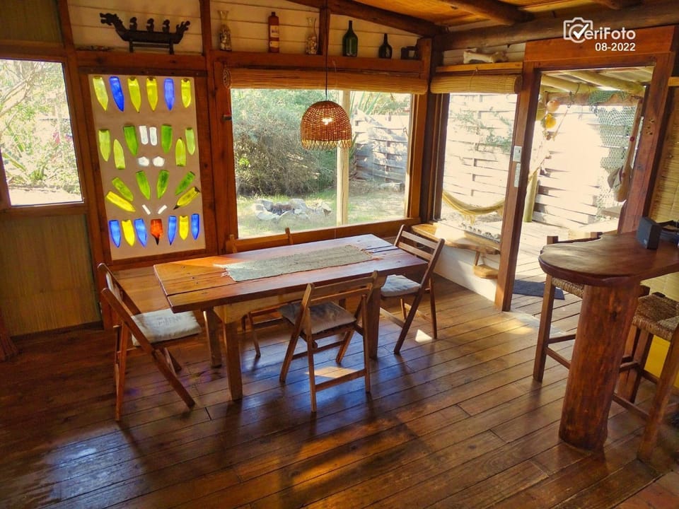 Restaurant/places to eat, Communal lounge/ TV room, Living room, Dining area