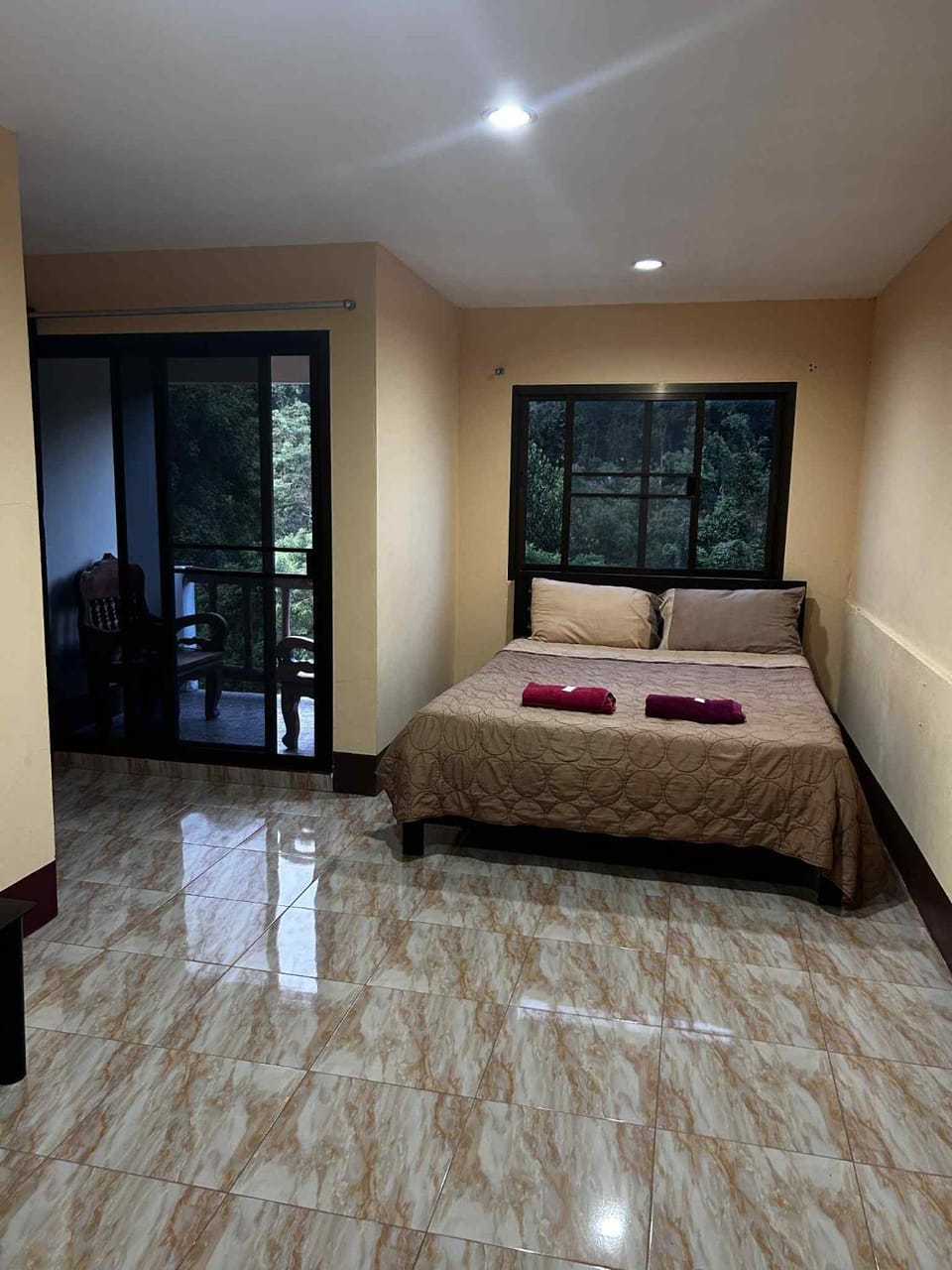 Bed, Photo of the whole room