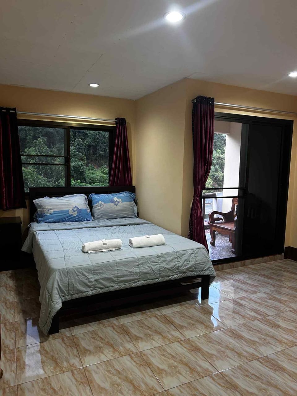 Rattana's Resort Hotel in Ranong, Khao Niwet, Mueang Ranong District, Ranong 85000, Thailand
