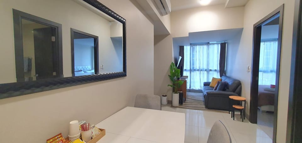 2BR at the FORT BGC near Malls, Restaurants & Shops Apartment hotel in Makati