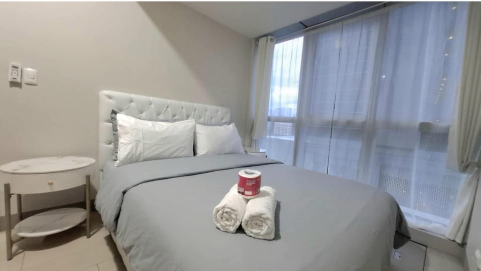 2BR at the FORT BGC near Malls, Restaurants & Shops Apartment hotel in Makati