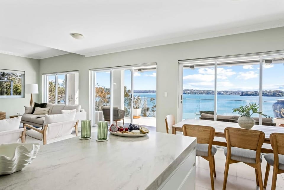 Ocean Front Luxury The Lambeth Walk House in Sydney
