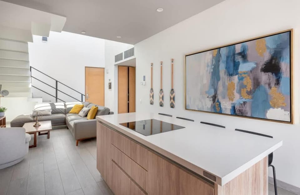 Kitchen or kitchenette, Living room, Seating area