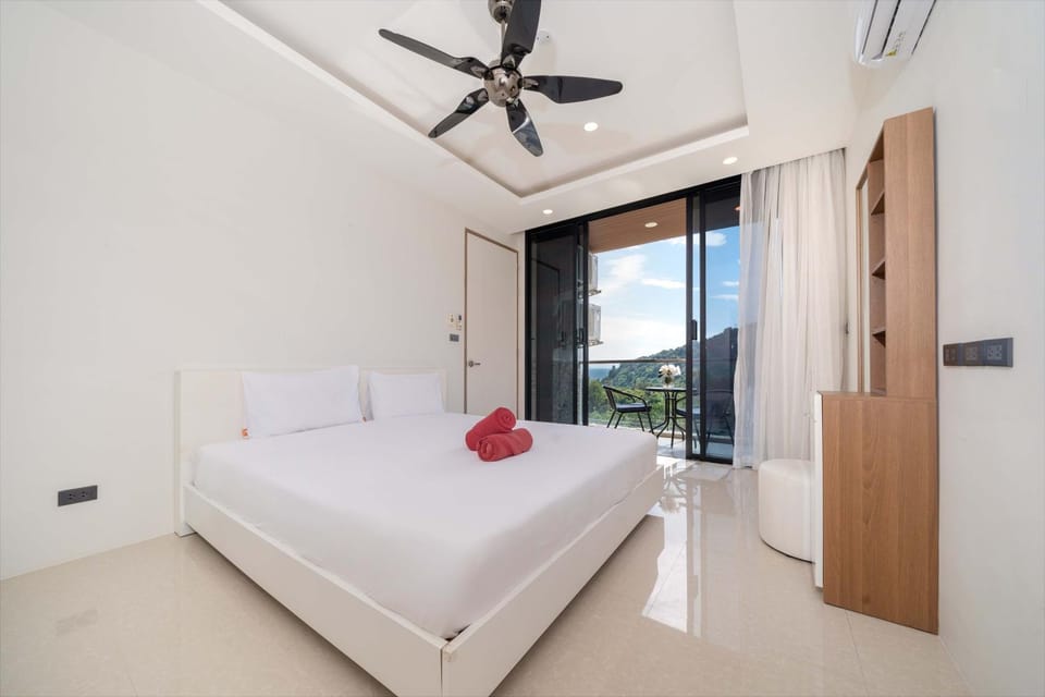 Bed, Photo of the whole room, Bedroom, Mountain view, Sea view, wardrobe
