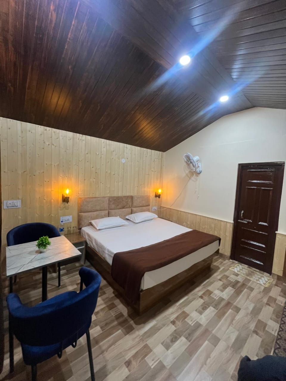Bed, Photo of the whole room
