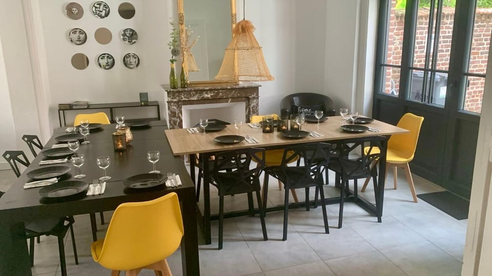 maison 22 couchages prox gare et centre Max 10 chambres House in Lille