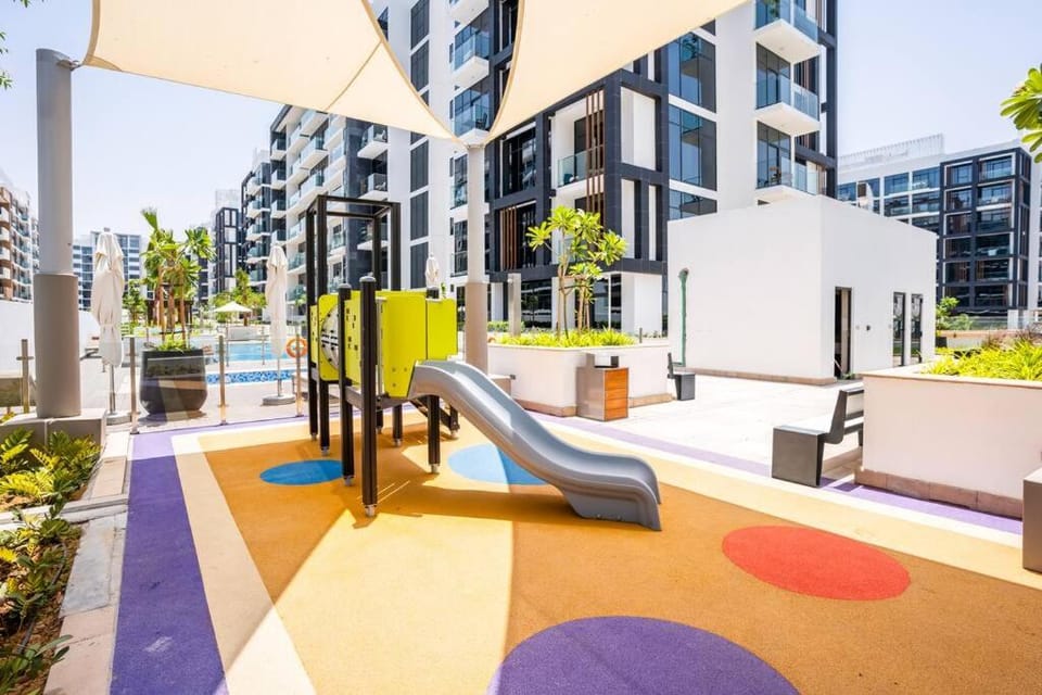 Zapbed House - Modern Studio in Azizi Riviera 27 Meydan One Apartment in Dubai