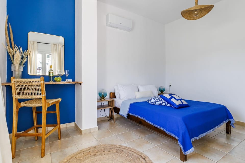 Bed, Photo of the whole room, Bedroom, air conditioner