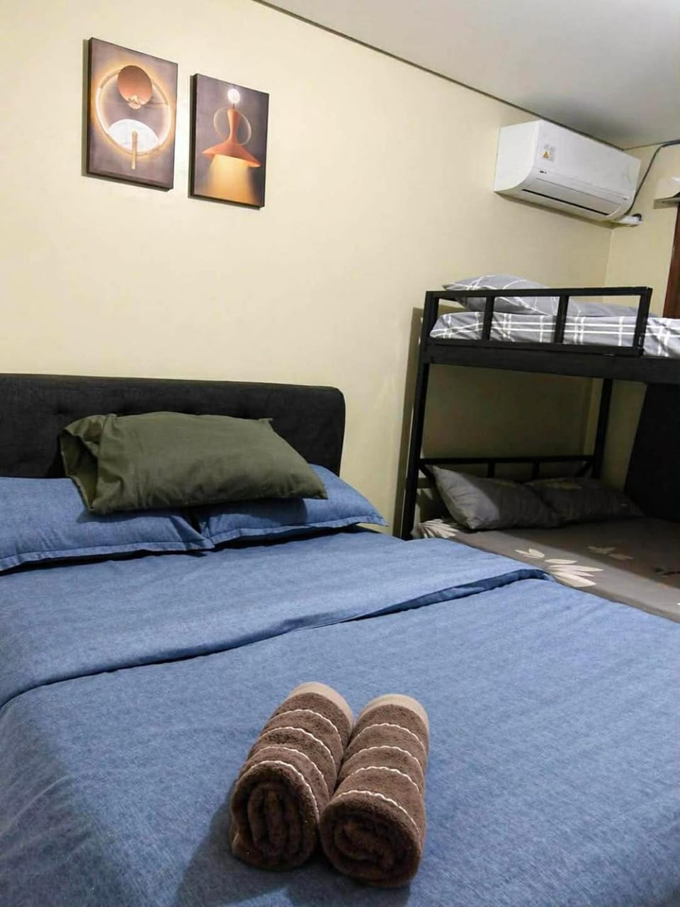 Bed, Bedroom, bunk bed, air conditioner