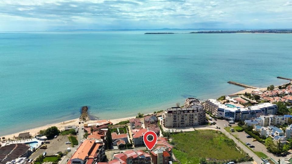LaRenta Стилни апартаменти с 2 спални и гледка море в Свети Влас Apartment in Burgas Province