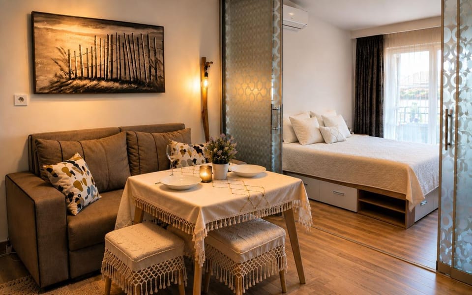 Restaurant/places to eat, Bed, Living room, Photo of the whole room, Bedroom