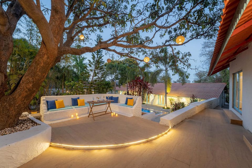 Patio, Natural landscape, Garden, View (from property/room), Balcony/Terrace, Living room, Seating area, Garden view, Pool view, Swimming pool