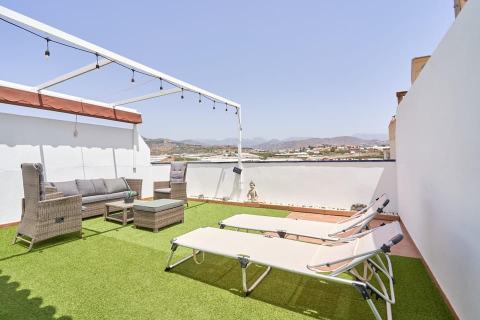 Property building, Balcony/Terrace, Living room