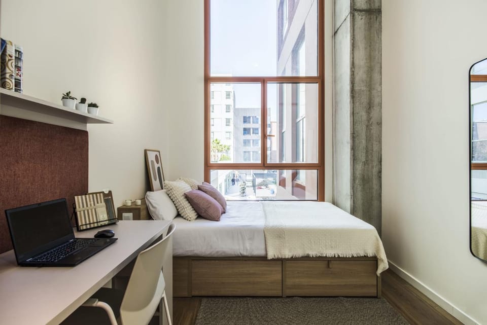 Bed, Photo of the whole room, Bedroom