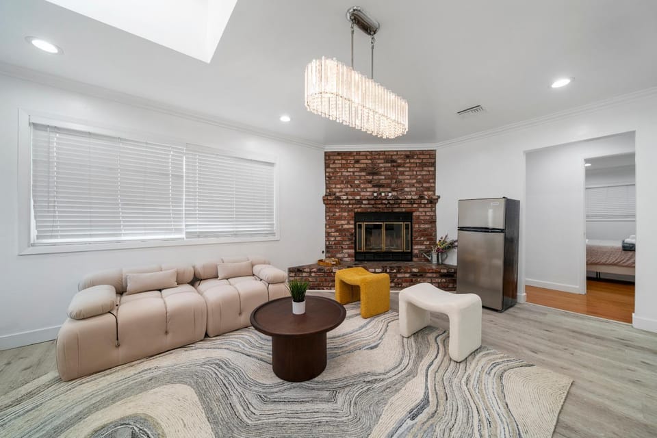 Living room, Seating area, fireplace