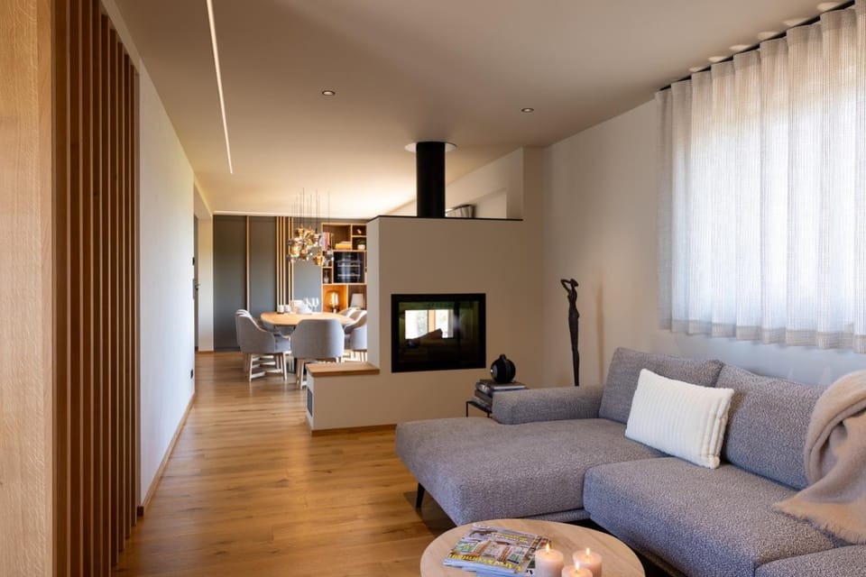 TV and multimedia, Living room, Seating area