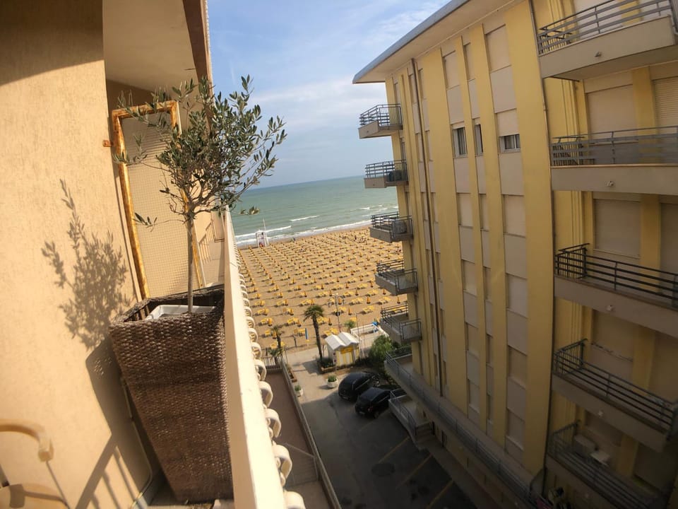 Property building, Communal lounge/ TV room, Day, Natural landscape, View (from property/room), Balcony/Terrace, Beach, Sea view
