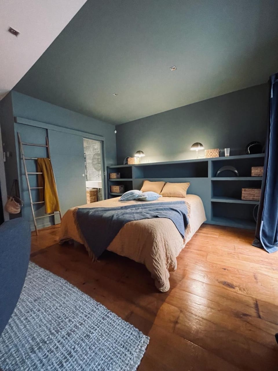 Bathroom, Photo of the whole room