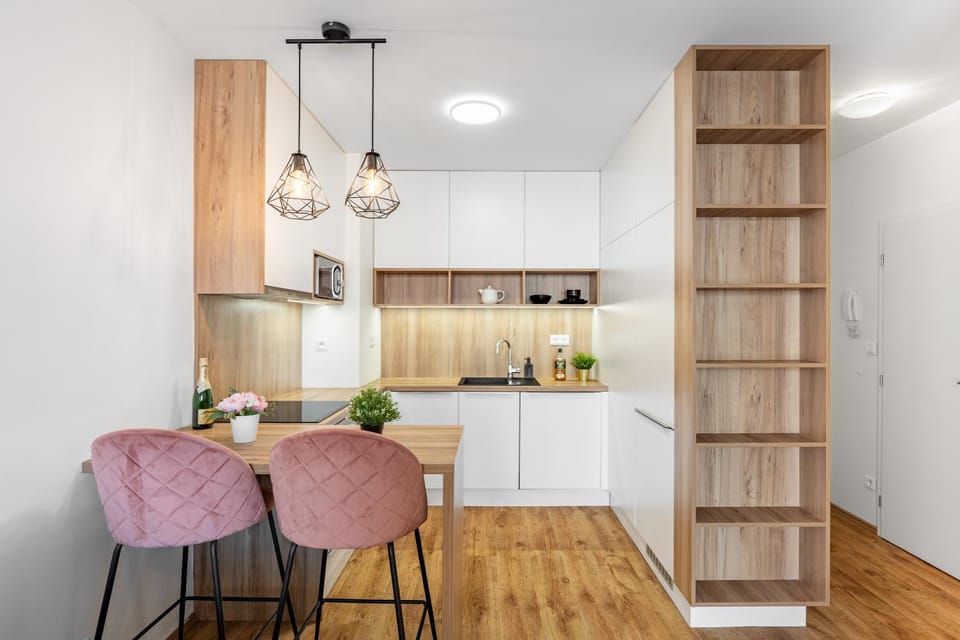 Kitchen or kitchenette, Dining area, stove