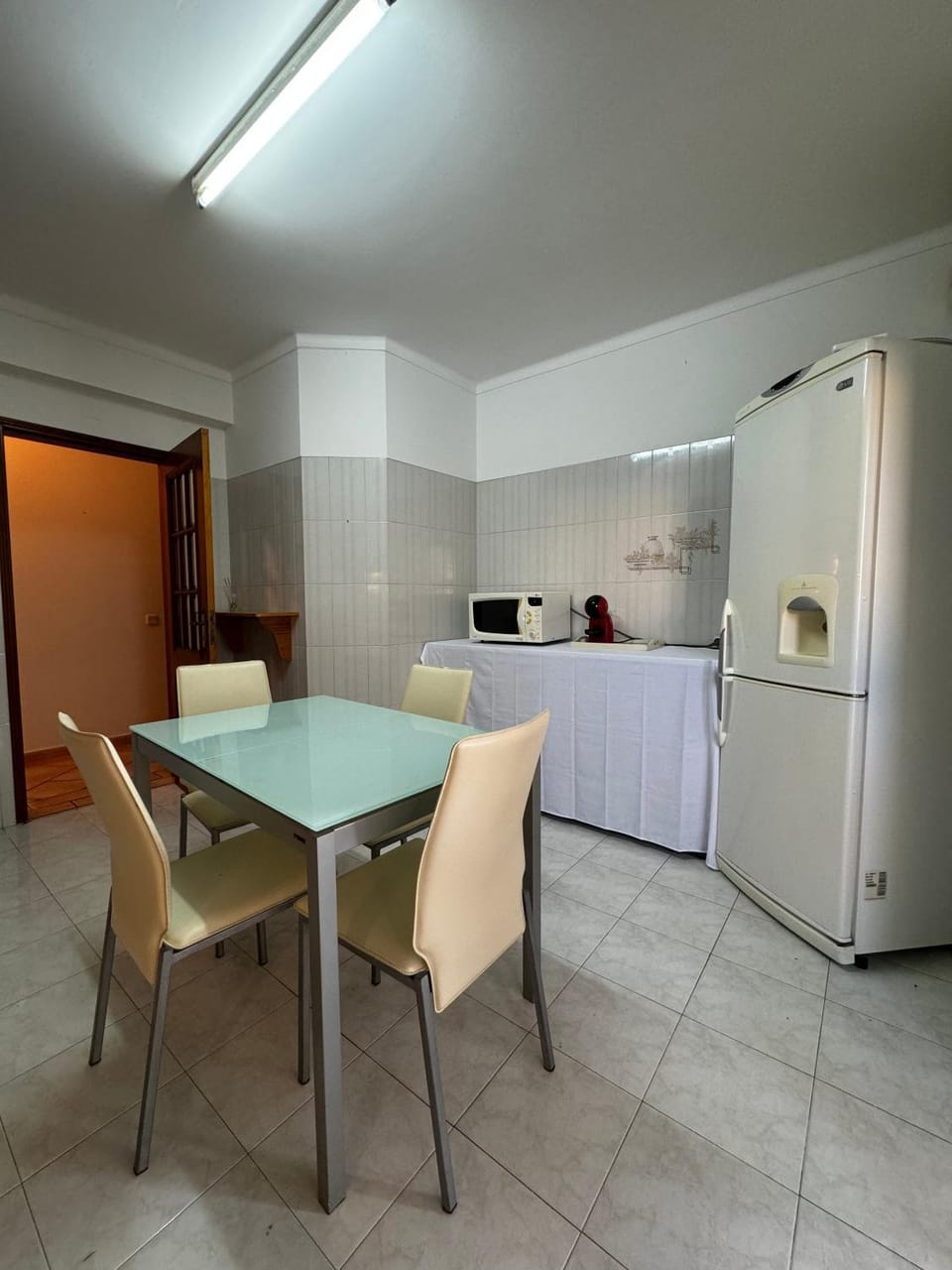Property building, Kitchen or kitchenette, Living room