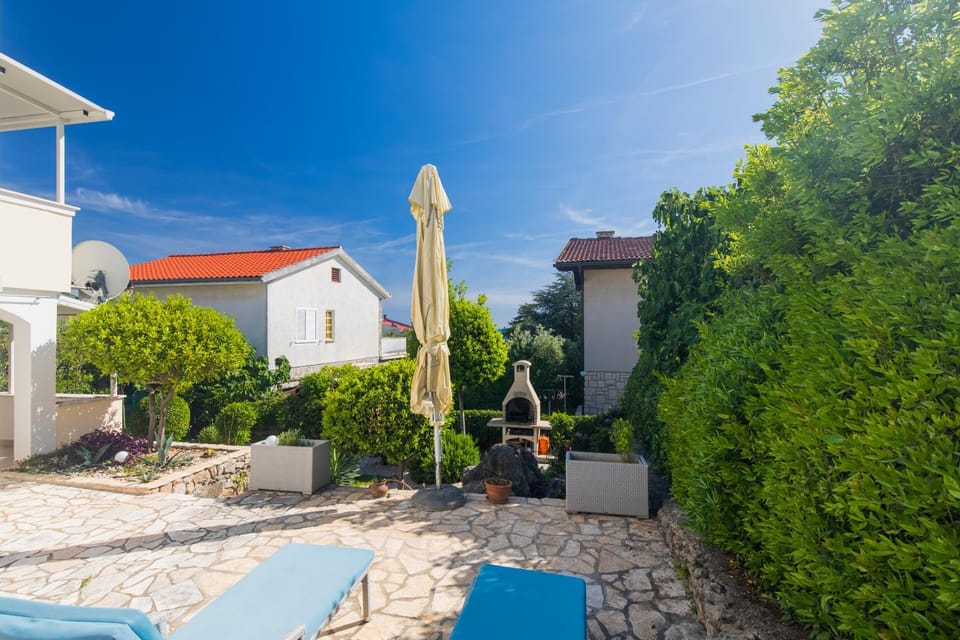 Patio, BBQ facilities, Garden, Balcony/Terrace