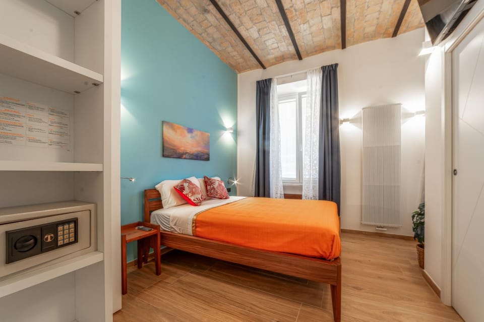 Bed, TV and multimedia, Photo of the whole room, Bedroom, wardrobe