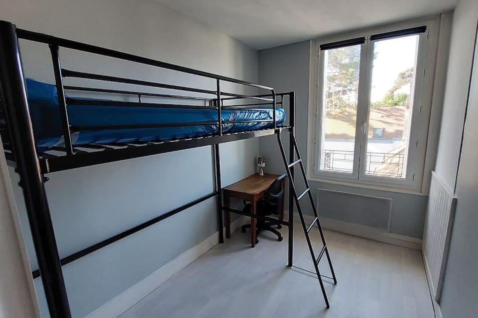 Photo of the whole room, Bedroom, bunk bed