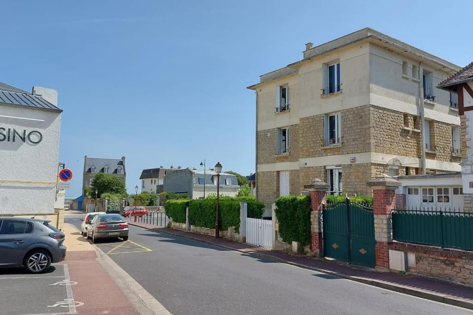 Property building, Neighbourhood, Street view