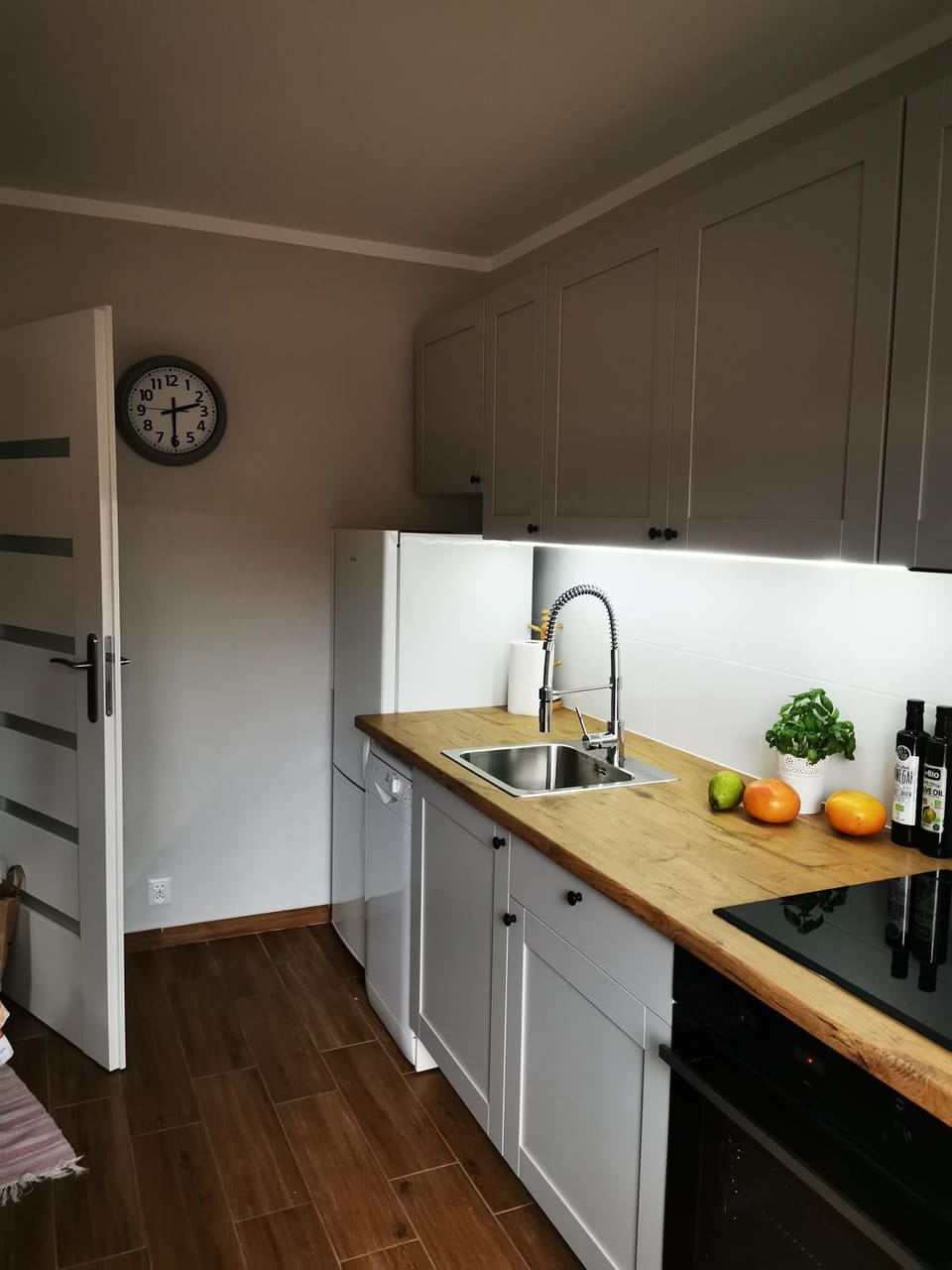 Kitchen or kitchenette, stove