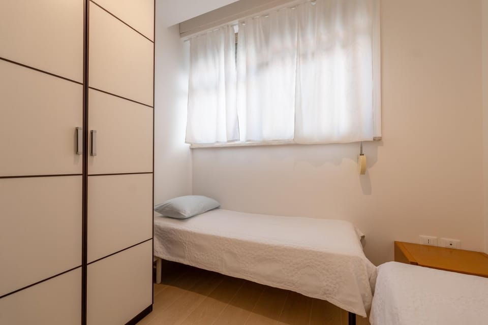 Bedroom, wardrobe
