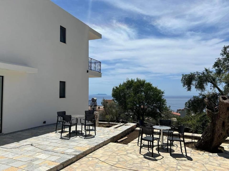 Property building, Patio, Day, Natural landscape, Balcony/Terrace, Dining area, Sea view