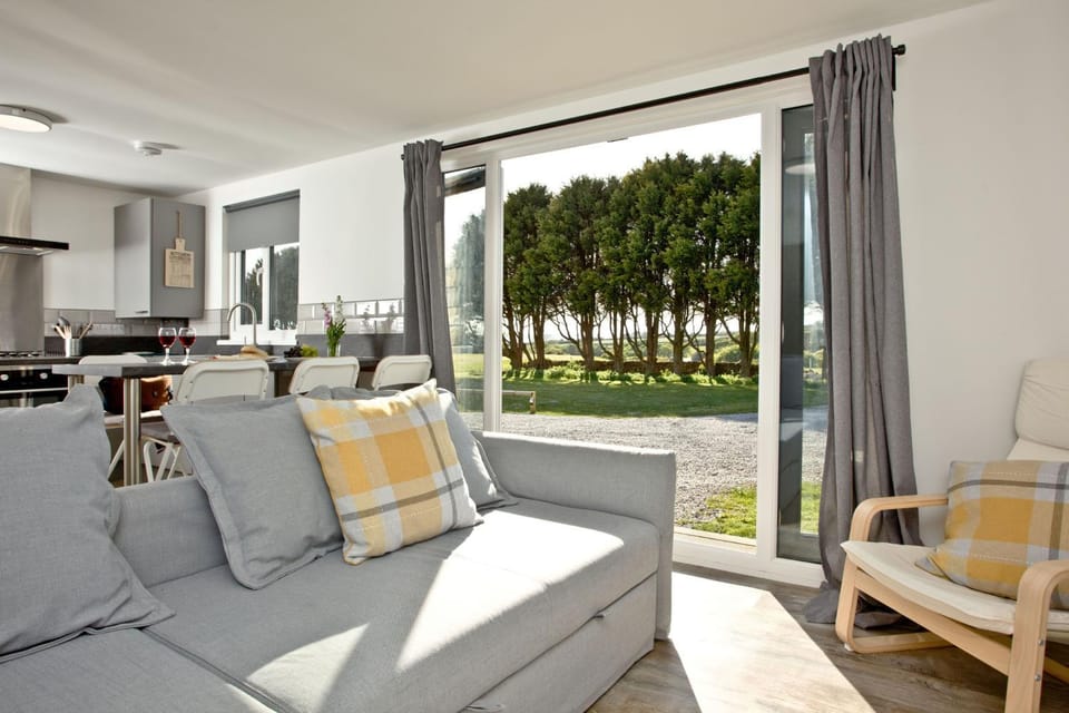 View (from property/room), Kitchen or kitchenette, Living room, Seating area, Dining area