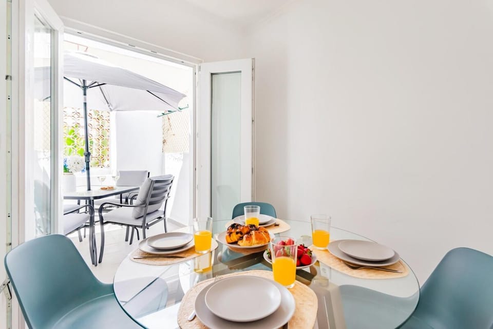 Seaside Modern Flat I @ Historical Cascais Apartment in Cascais