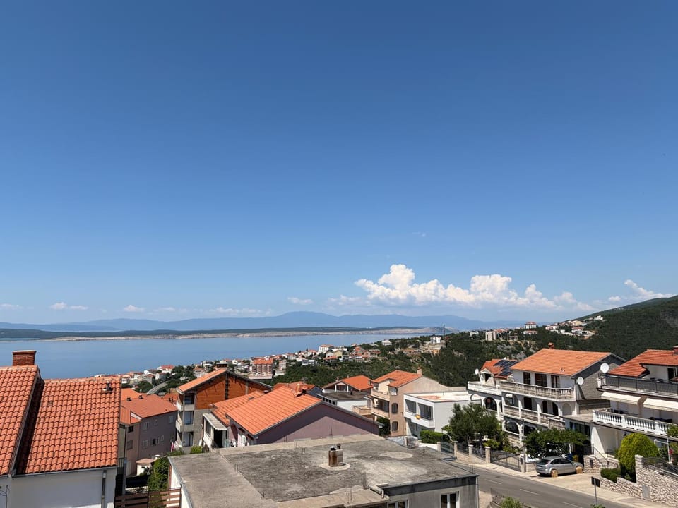 Day, Neighbourhood, City view, Sea view