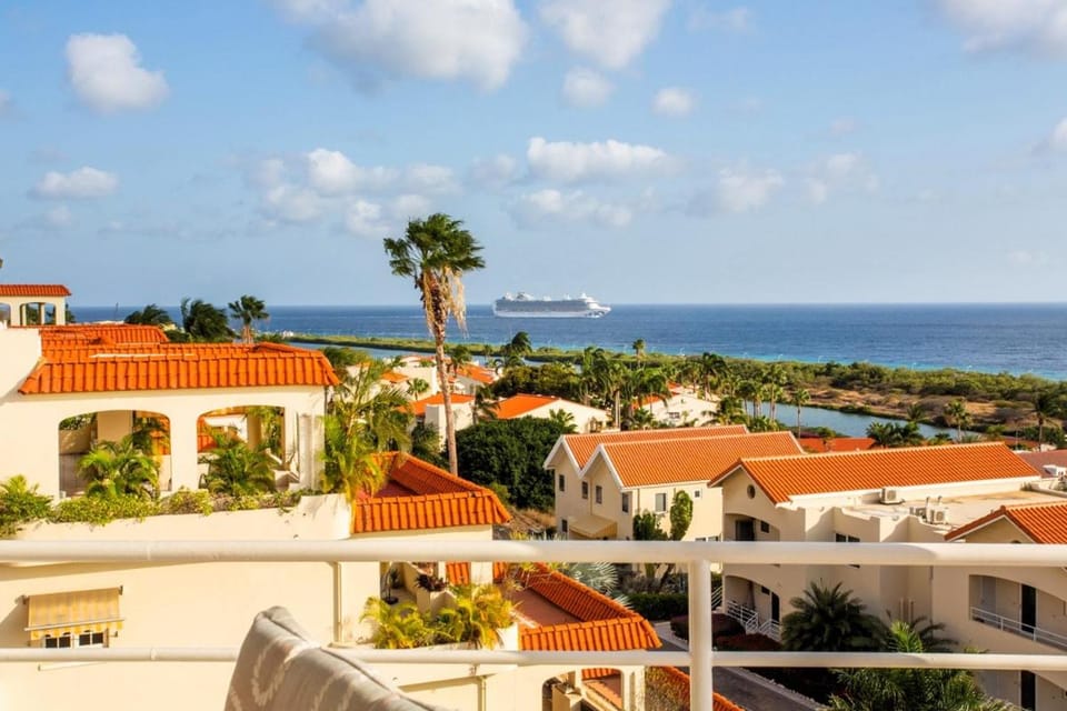 Luxe Penthouse Royal Palm Apartment in Willemstad