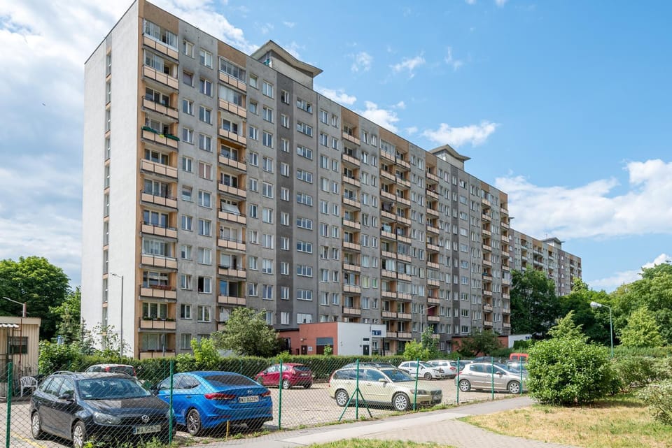 Property building, Day, Neighbourhood