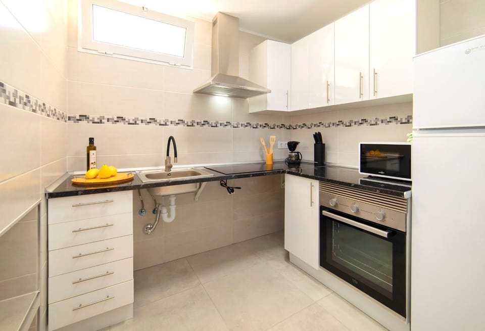 Kitchen or kitchenette, Living room