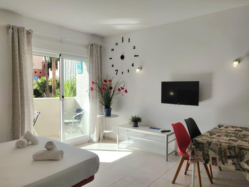 1º Línea de playa con piscinas & parque acuático Apartment in Benalmadena