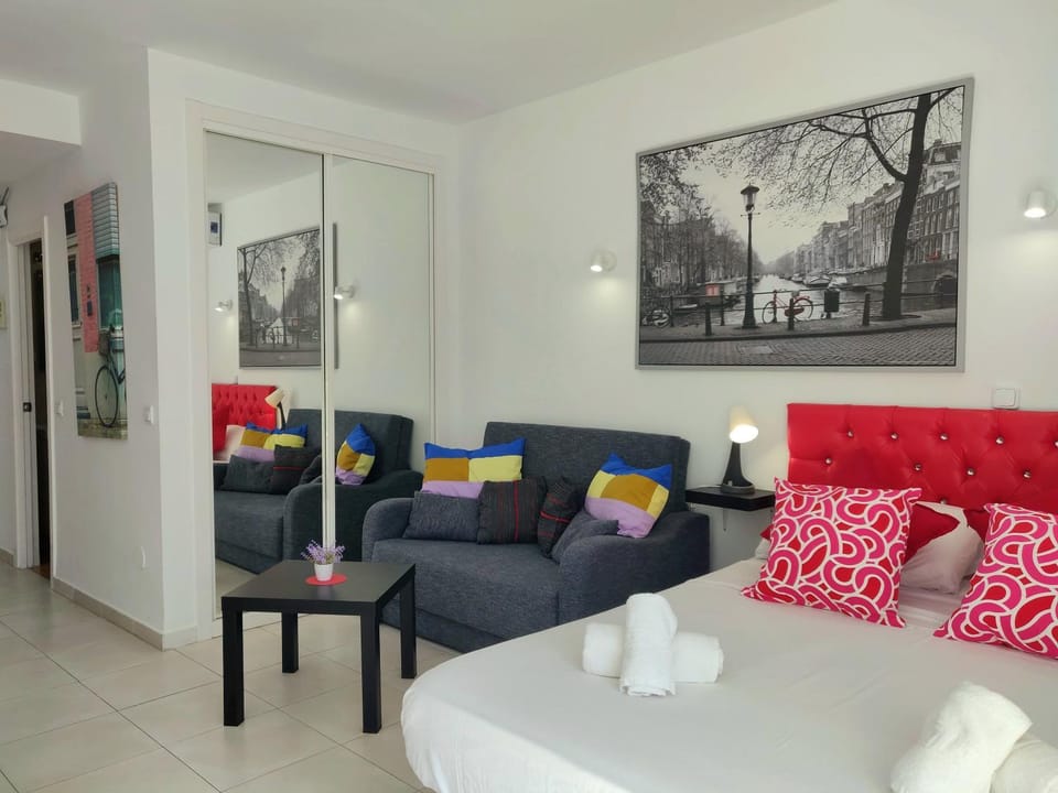 1º Línea de playa con piscinas & parque acuático Apartment in Benalmadena