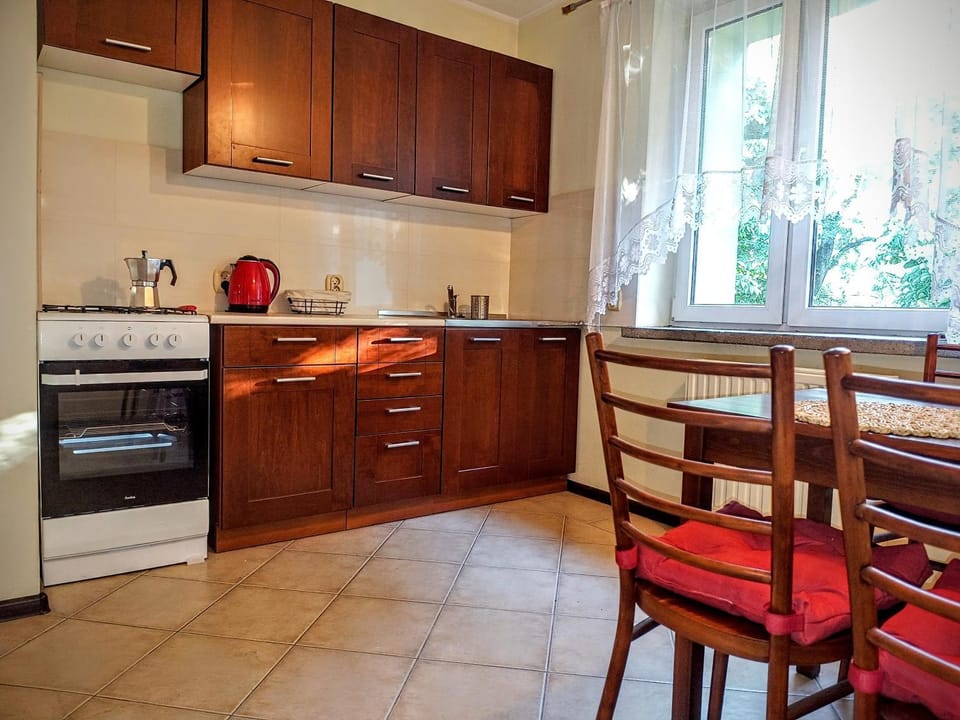 Coffee/tea facilities, Dining area, oven