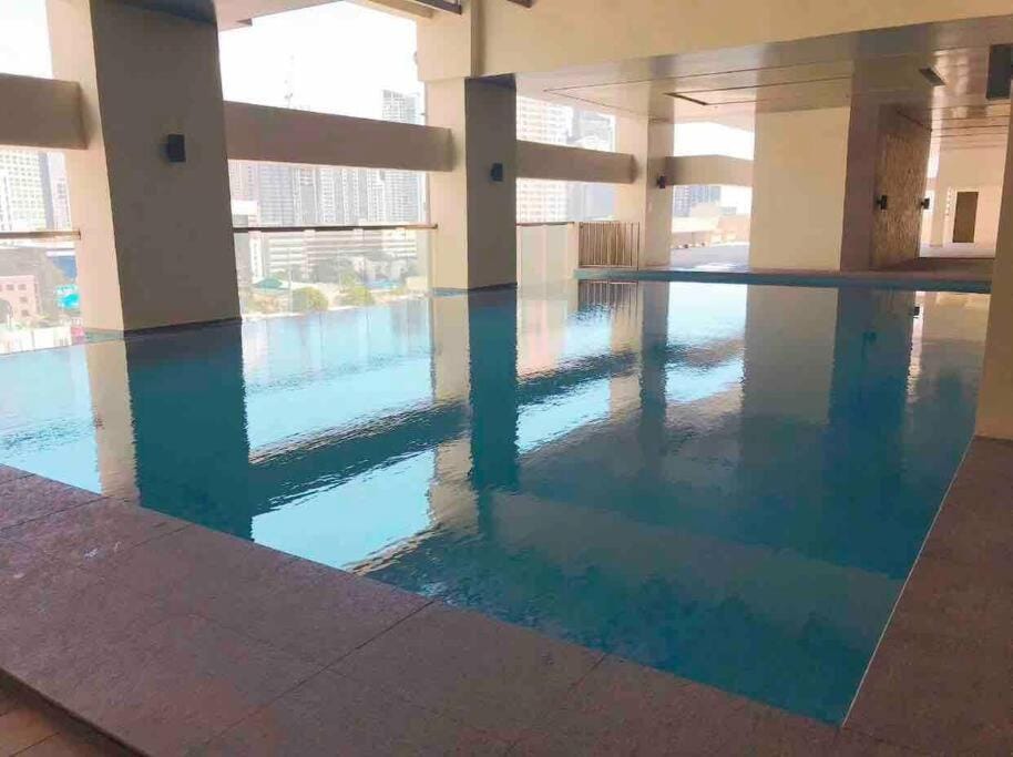 Loft Style Condo Unit in Makati with Netflix WIFI Apartment in Pasay