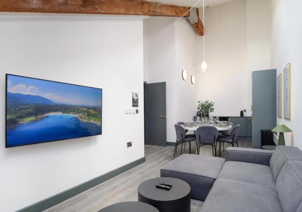 Property building, TV and multimedia, Living room, Dining area