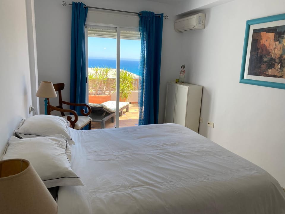 Bedroom, Sea view