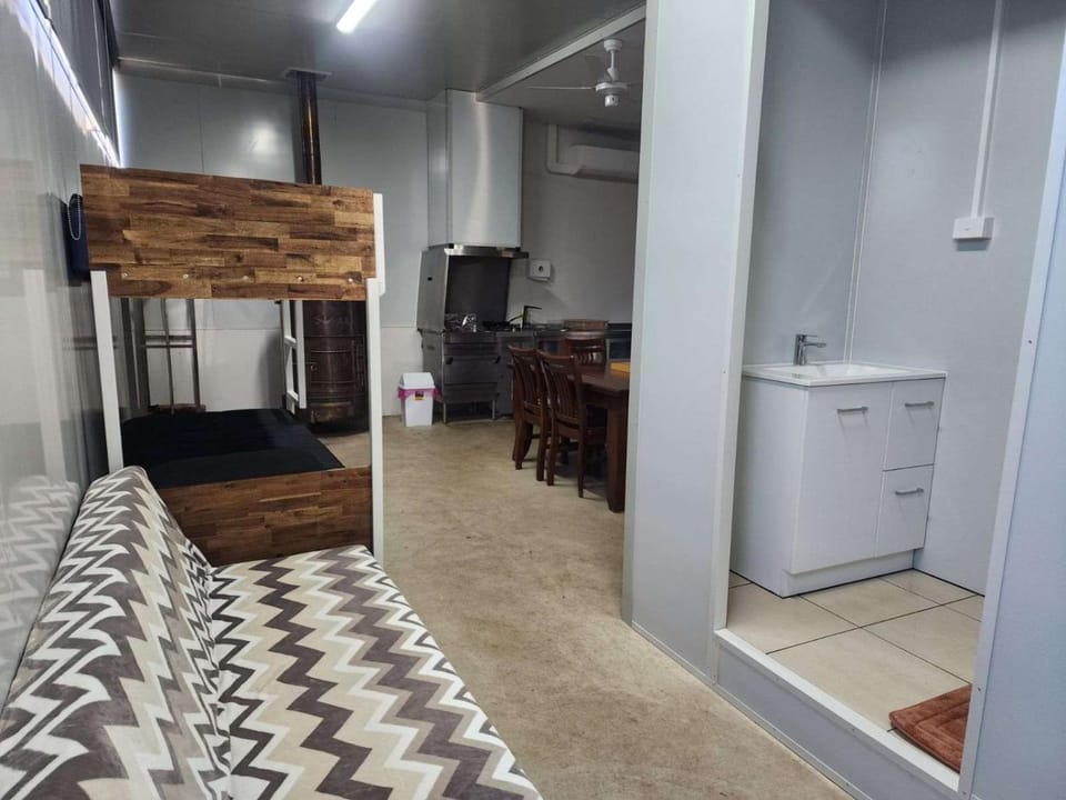 Bed, Seating area