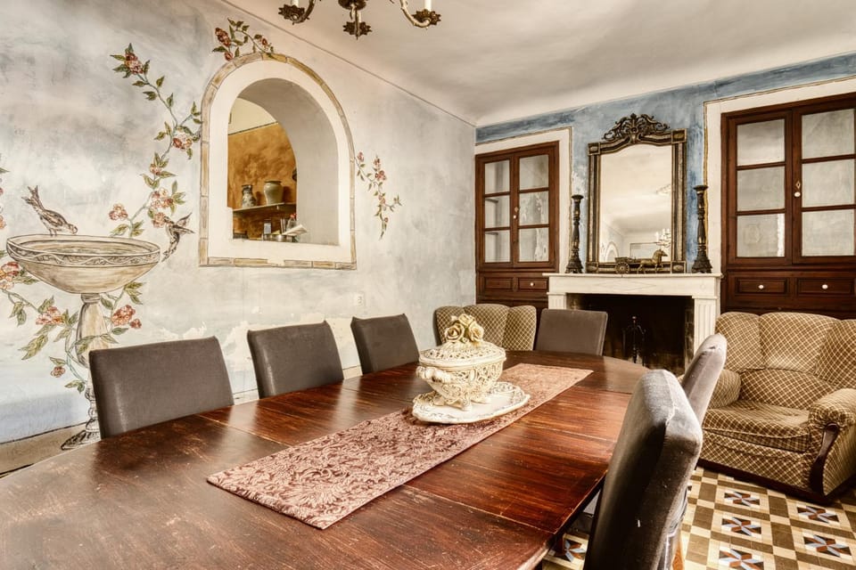 Property building, Living room