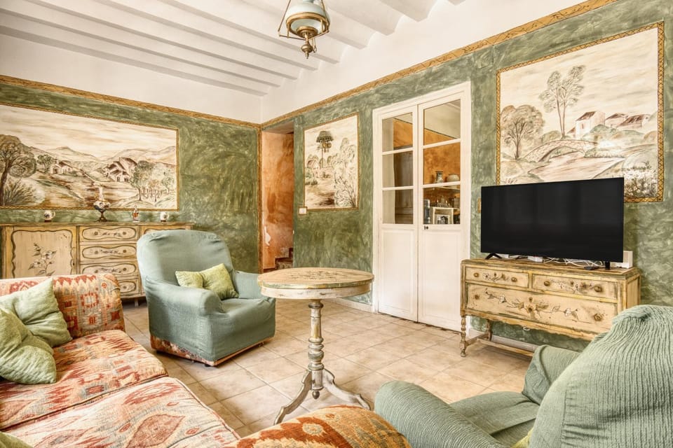 Property building, Living room