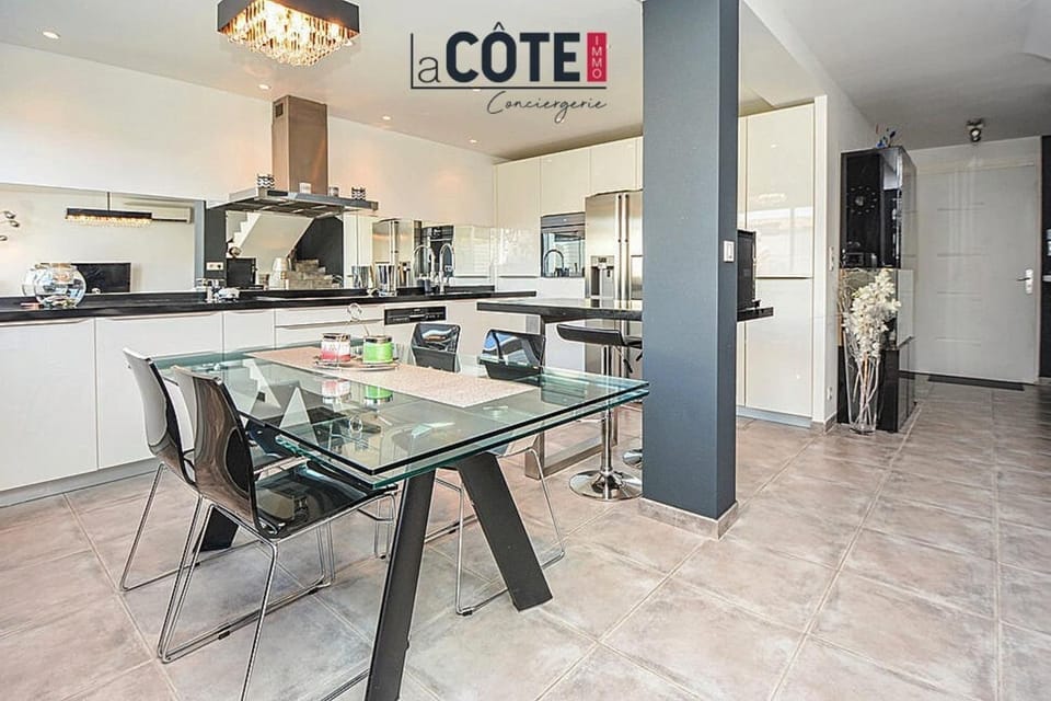 Carro Stunning house just a stones throw from the beaches House in Provence-Alpes-Côte d'Azur