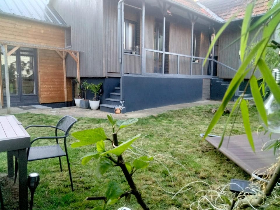 Property building, Patio, Garden, Garden, Garden view