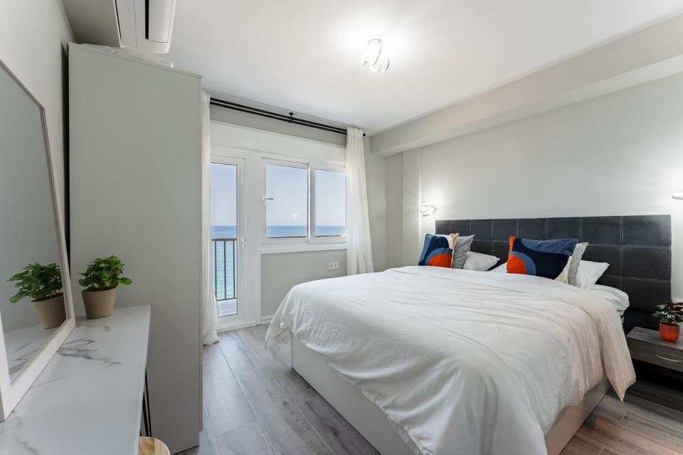 Bed, Photo of the whole room, Bedroom, Sea view, air conditioner